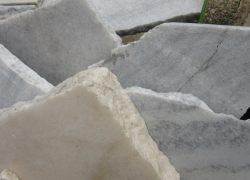 В Ростовской области бетонная плита раздавила маленькую девочку