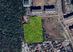 На продажу выставлены четыре участка земли рядом с кладбищем в Ростове