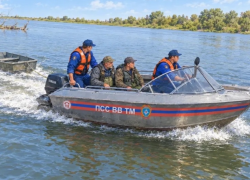 Двух рыбаков спасли на Дону в Азовском районе
