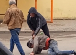 Возомнившие себя супергероями поддатые бомжи устроили битву на автовокзале Ростова