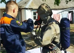 Тела двух мужчин подняли спасатели из канализационной ямы в Ростовской области