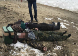 Спасатели едва не ушли под лед, пытаясь достать из реки двух мертвых рыбаков в Ростовской области