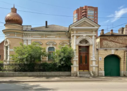 В Ростове вновь продают старинный особняк за 46 миллионов рублей