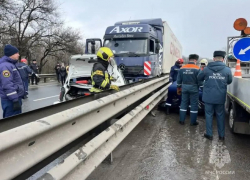 Сотня спасателей выезжала на происшествия за сутки в Ростовской области