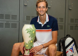 «Ростов» пригласил теннисиста Даниила Медведева и его отца на матч