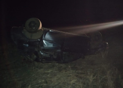 В Ростовской области мужчина без прав перевернулся на машине