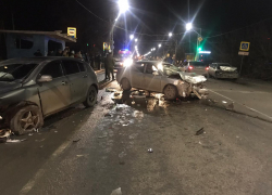 Под Ростовом пьяный водитель врезался в три иномарки, пострадали три человека