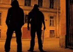 «Поделиться» вырученными с заложенного телефона деньгами с хулиганкой пришлось жителю Ростова