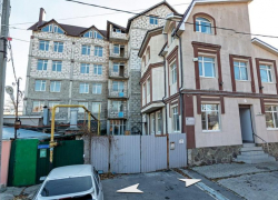 В Ростове прокуратура требует от «Газтрансбанка» снести два здания в центре города