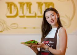 «Ресторан может включить мой салат в меню»: фирменное блюдо участницы «Мисс Блокнот Ростов-2022» Яны Арсентьевой