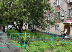 В Ростовской области девушка погибла, выпав из окна