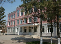 В Аксае и Азове эвакуировали все школы из-за угрозы взрыва 