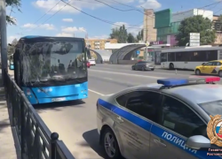Троих увезли на скорой после аварии с автобусом в Ростове 