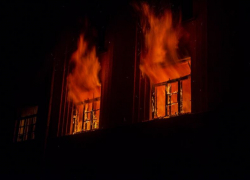 Огненное утро в Аксайском районе: пламя уничтожило два гостевых дома в хуторе Махин