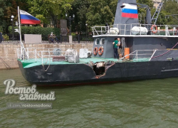 Авария на воде: на набережной Ростова большегруз протаранил катер