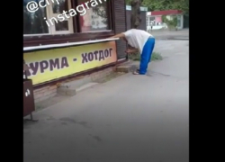 Ростовская шаурма "попросилась наружу" из приготовившего ее продавца 