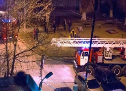 Свидетели пожара в Ростове: женщина истошно кричала, что в комнате остался грудной ребенок
