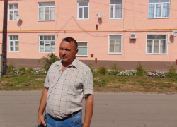 В Ростовской области депутат Кугут на автогрейдере чуть не сбил мужчину