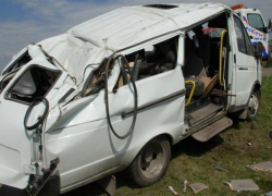 Один пассажир автобуса погиб, семеро пострадали в жутком ДТП с КамАЗом в Ростовской области