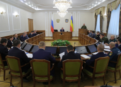 После сбитого беспилотника 30 октября губернатор Ростовской области провел оперштаб
