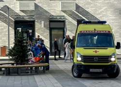 В Ростове двое мужчин в масках напали с ножом на сотрудницу салона красоты