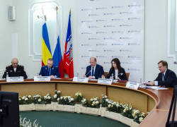 В Ростове обсудили готовность коммунальных служб к уборке снега