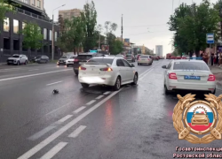 В центре Ростова иномарка сбила 14-летнего пешехода