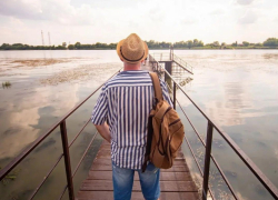 Мужчину засосало под паром во время катания на байдарке в Ростовской области