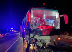 За 20 минут четыре человека погибли в ДТП с участием КАМАЗа, легковушек и автобуса под Ростовом