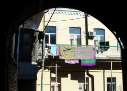 Блеск и нищета Ростова: показываем фасады известных в нашем городе зданий с другой стороны