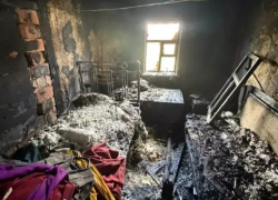 88-летняя женщина погибла при пожаре в доме в Азовском районе