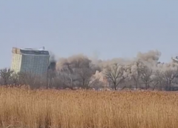 В Ростовской области управляемым подрывом уничтожили легендарный элеватор