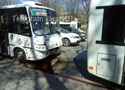 В Ростове-на-Дону столкнулись два автобуса, 13 человек пострадало