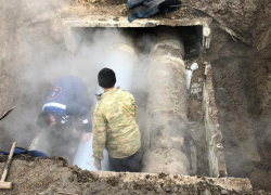 В Ростове устраняют очередную аварию на теплотрассе