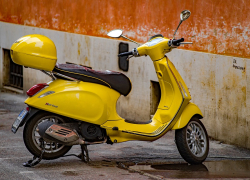 В Ростовской области юный скутерист сбил пенсионерку