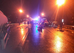 Водитель иномарки погиб после ДТП с грузовиком в Ростовской области