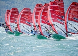 Донской спортсмен вошел в десятку сильнейших на первенстве мира по парусному спорту