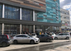 Сработала сигнализация: в Ростове срочно эвакуировали торговый центр