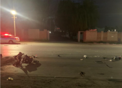 Водитель скутера погиб в аварии с легковушкой под Ростовом