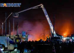 В Ростове полностью потушили крупный пожар на рынке «Темерник»
