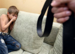 Женщина морила голодом, унижала и жестоко избивала своего 11-летнего сына в Ростовской области