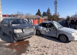 Пешеход и водитель иномарки попали в больницу после ДТП в Ростовской области