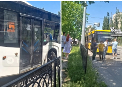 Осколками стекла травмировало пассажира после столкновения двух автобусов в Ростове на Зорге