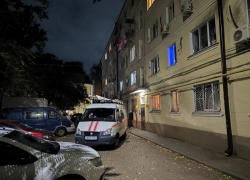 Сквозная трещина появилась в доме на улице Ивановского в Ростове