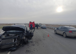 Ребенок и трое взрослых получили травмы в ДТП на трассе в Ростовской области