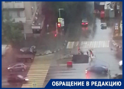 Рабочие, укладывающие асфальт в ливень, поразили ростовчан