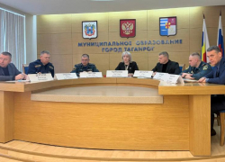 В Таганроге заработал штаб по ликвидации последствий ночной атаки