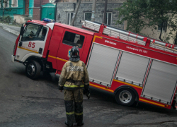 Дом женщины-пьяницы вспыхнул ярким пламенем в Ростовской области