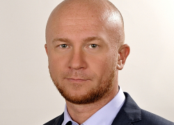 Ростовский депутат с пробелами в биографии владеет тремя крутыми авто