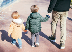 Получающих пособия на ребенка отцов в Ростовской области стало больше в два раза 